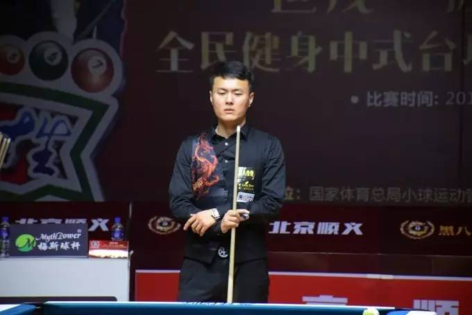 界的游泳小 界的游泳小