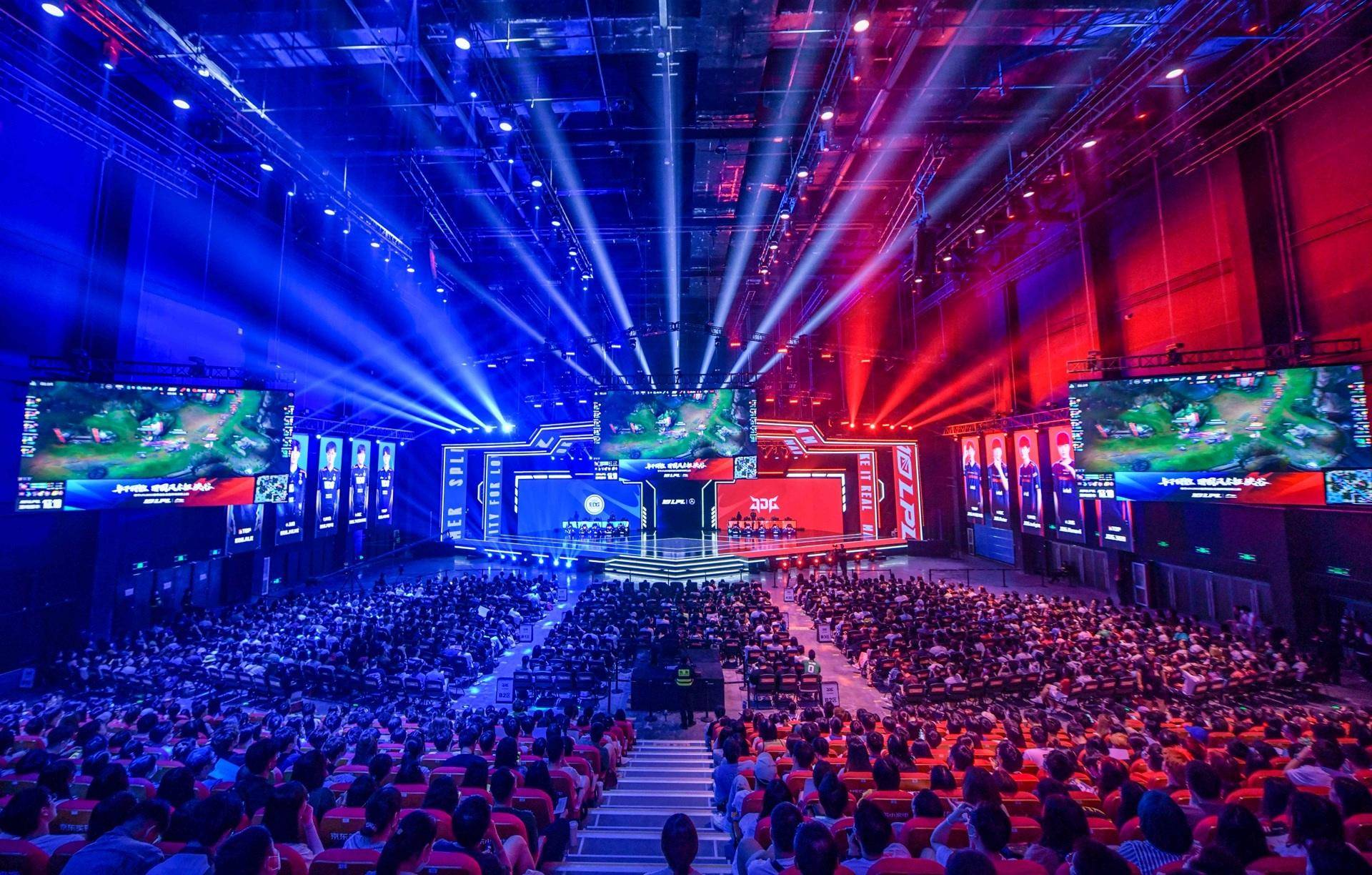 在很多球迷 在很多球迷